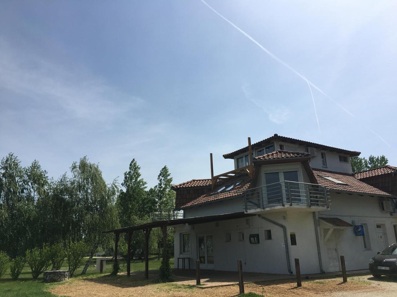 Beach Resident Balatonszárszó Kültér fotó